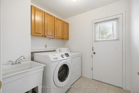 Photo 22 at 12 Lippincott Court, North Richvale, Richmond Hill