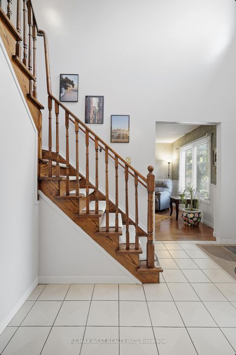 Photo 23 at 12 Lippincott Court, North Richvale, Richmond Hill