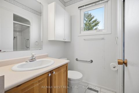 Photo 27 at 12 Lippincott Court, North Richvale, Richmond Hill