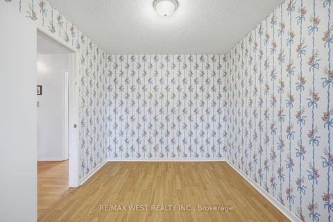 Photo 29 at 12 Lippincott Court, North Richvale, Richmond Hill