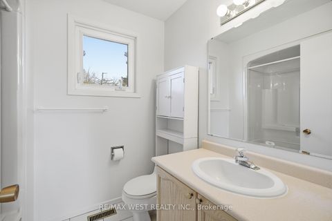 Photo 30 at 12 Lippincott Court, North Richvale, Richmond Hill