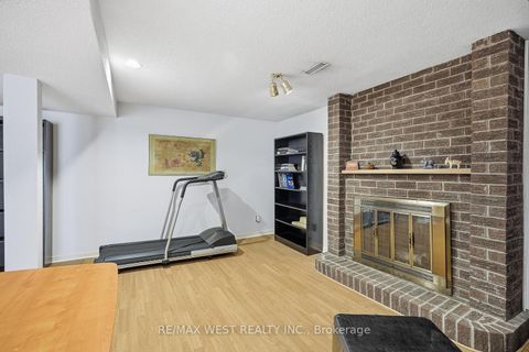 Photo 33 at 12 Lippincott Court, North Richvale, Richmond Hill