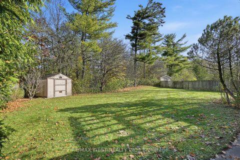 Photo 38 at 12 Lippincott Court, North Richvale, Richmond Hill