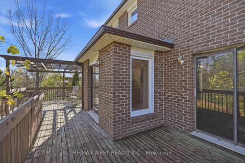 Photo 43 at 12 Lippincott Court, North Richvale, Richmond Hill