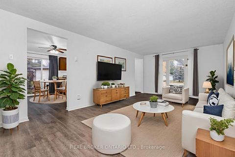 Photo 2 at 8 Maple Leaf Terrace, Cookstown, Innisfil