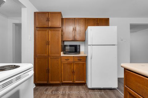 Photo 4 at 8 Maple Leaf Terrace, Cookstown, Innisfil