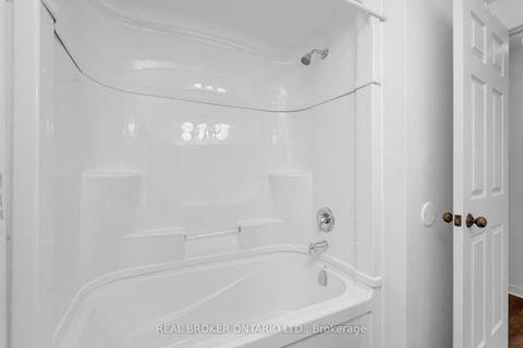 Photo 11 at 8 Maple Leaf Terrace, Cookstown, Innisfil