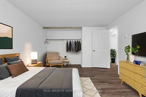 Photo 13 at 8 Maple Leaf Terrace, Cookstown, Innisfil