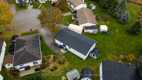 Photo 25 at 8 Maple Leaf Terrace, Cookstown, Innisfil