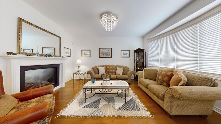 Photo 11 at 98 Fitzmaurice Drive, Patterson, Vaughan