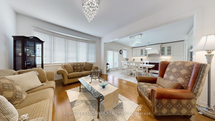 Photo 12 at 98 Fitzmaurice Drive, Patterson, Vaughan