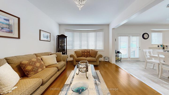 Photo 14 at 98 Fitzmaurice Drive, Patterson, Vaughan