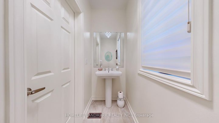 Photo 32 at 98 Fitzmaurice Drive, Patterson, Vaughan