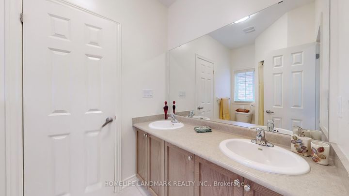 Photo 41 at 98 Fitzmaurice Drive, Patterson, Vaughan