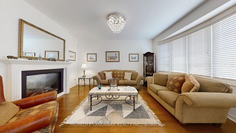 Photo 11 at 98 Fitzmaurice Drive, Patterson, Vaughan