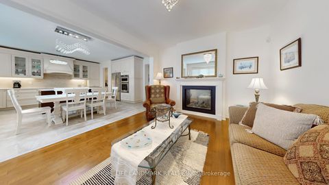 Photo 15 at 98 Fitzmaurice Drive, Patterson, Vaughan