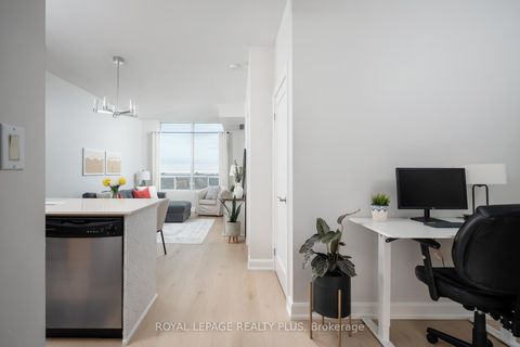 Photo 4 at 907 - 3391 Bloor Street W, City Centre West, Toronto