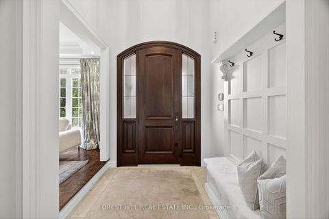 Photo 3 at 110 Cook's Mill Crescent, Patterson, Vaughan