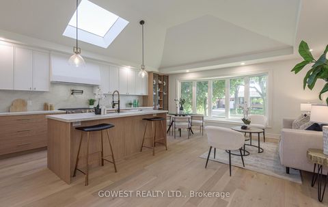 Photo 7 at 27 Hollister Road, West Deane, Toronto