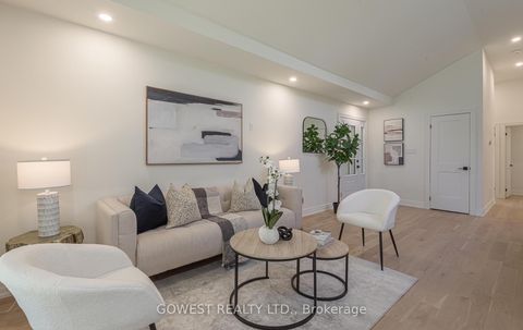 Photo 9 at 27 Hollister Road, West Deane, Toronto