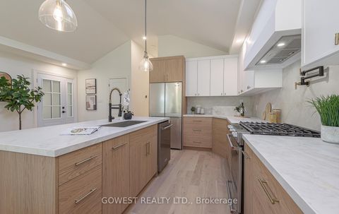 Photo 16 at 27 Hollister Road, West Deane, Toronto