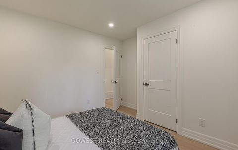 Photo 24 at 27 Hollister Road, West Deane, Toronto