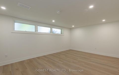 Photo 31 at 27 Hollister Road, West Deane, Toronto