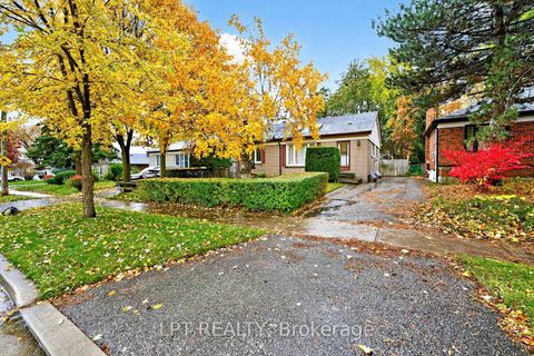 Photo 2 at 21 Knowlton Drive, Scarborough Village, Toronto
