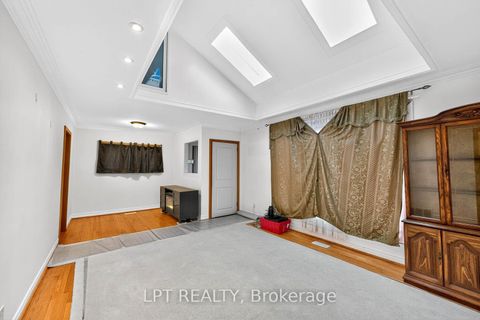 Photo 5 at 21 Knowlton Drive, Scarborough Village, Toronto