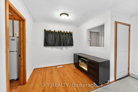 Photo 7 at 21 Knowlton Drive, Scarborough Village, Toronto