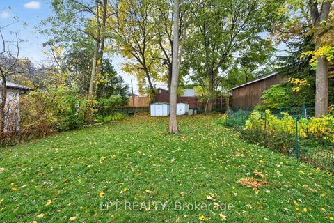 Photo 34 at 21 Knowlton Drive, Scarborough Village, Toronto