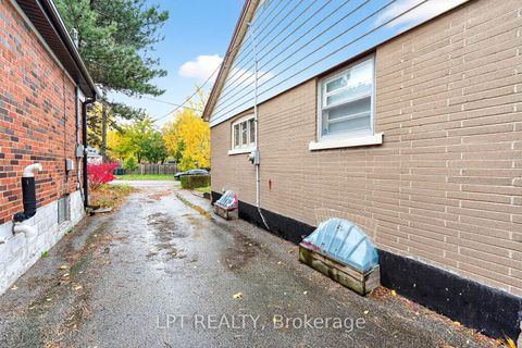 Photo 38 at 21 Knowlton Drive, Scarborough Village, Toronto