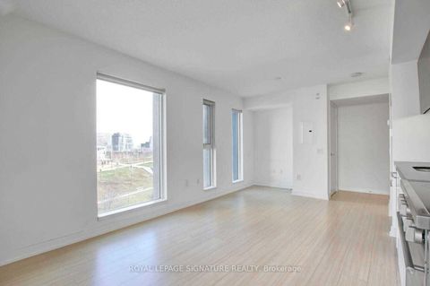 Photo 3 at 520 - 85 Queens Wharf Road, Waterfront Communities C1, Toronto