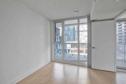 Photo 5 at 520 - 85 Queens Wharf Road, Waterfront Communities C1, Toronto