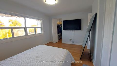 Photo 11 at 143 Purpledusk Trail, Morningside, Toronto