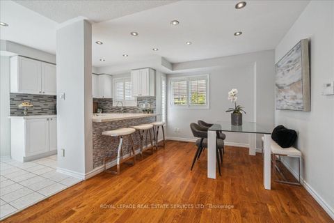 Photo 13 at 2365 Grand Ravine Drive, RO River Oaks, Oakville