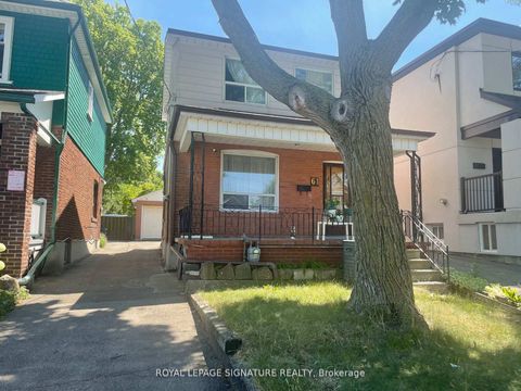 Photo 10 at 61 Belvidere Avenue, Oakwood Village, Toronto