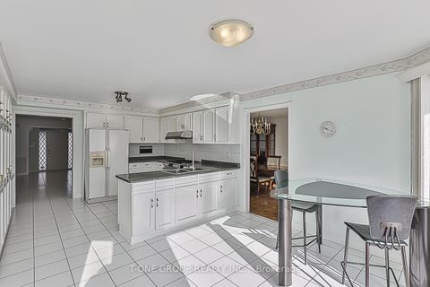 Photo 11 at 201 Strathearn Avenue, Bayview Hill, Richmond Hill