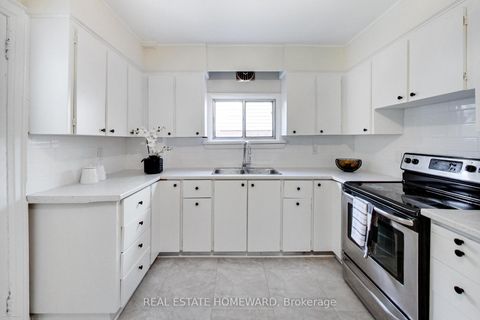 Photo 14 at 255 Westlake Avenue, Lumsden, Toronto