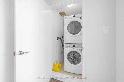 Photo 13 at 112 - 30 Almond Blossom Mews, Vaughan Corporate Centre, Vaughan