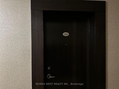 Photo 5 at 205 - 2550 Bathurst Street, Forest Hill North, Toronto