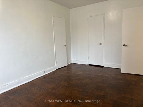 Photo 10 at 205 - 2550 Bathurst Street, Forest Hill North, Toronto