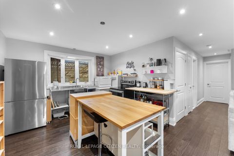Photo 4 at 43 Railway Street, Maple, Vaughan