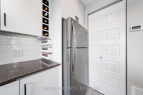 Photo 8 at 40 - 8167 Kipling Avenue, West Woodbridge, Vaughan