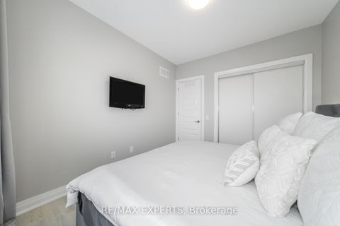 Photo 14 at 40 - 8167 Kipling Avenue, West Woodbridge, Vaughan