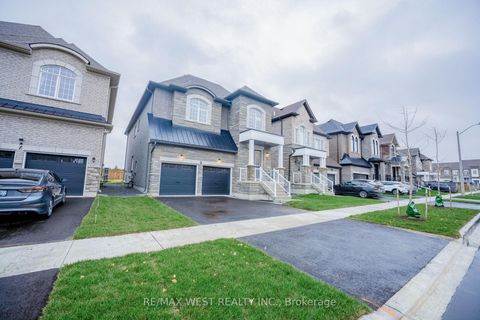Photo 2 at 3 Speciosa Street, Oak Ridges, Richmond Hill
