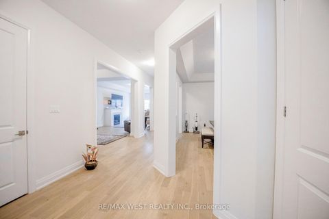 Photo 4 at 3 Speciosa Street, Oak Ridges, Richmond Hill