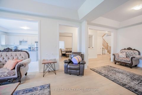 Photo 8 at 3 Speciosa Street, Oak Ridges, Richmond Hill