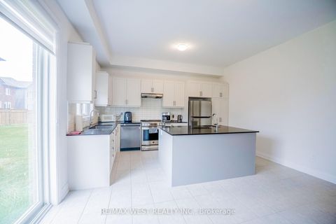 Photo 11 at 3 Speciosa Street, Oak Ridges, Richmond Hill