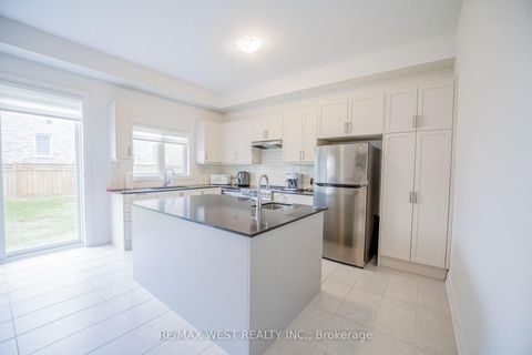 Photo 12 at 3 Speciosa Street, Oak Ridges, Richmond Hill
